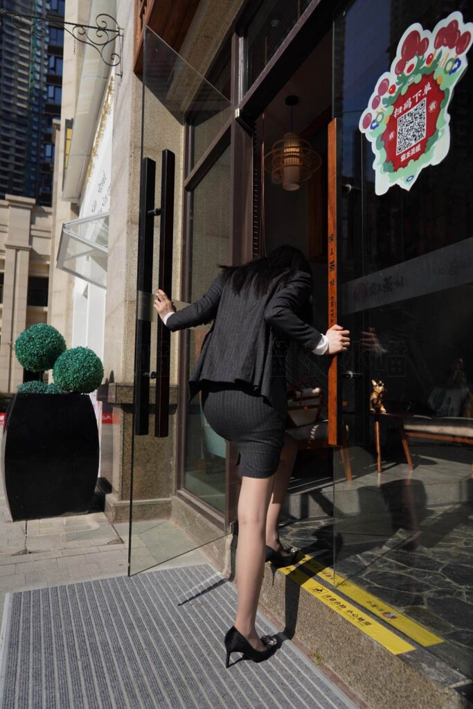 [kittyWawa襪小喵]KT256 戶外職業裝 [98P/177MB]插圖2