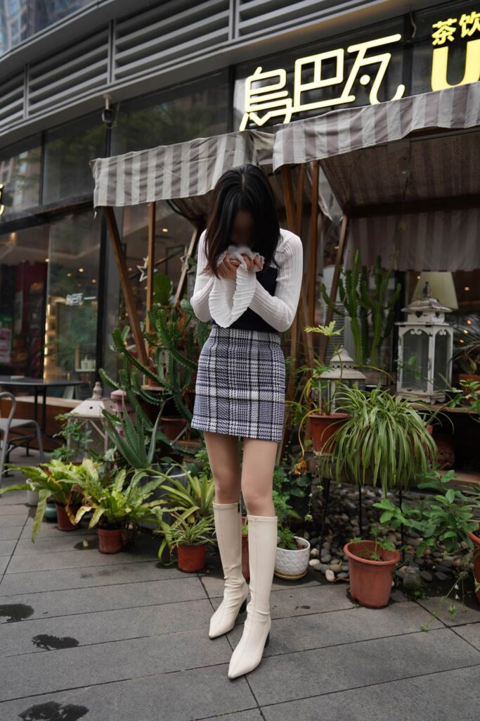 [補(bǔ)發(fā)][kittyWawa襪小喵]KT280 戶外休閑吧 [84+1P/145MB]插圖3