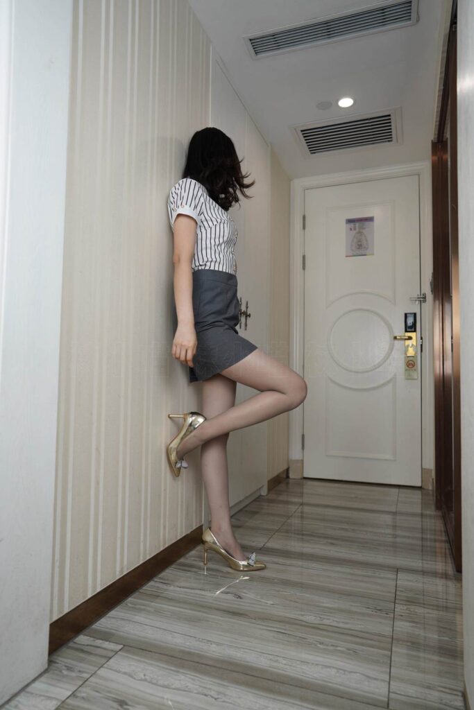 [KittyWawa襪小喵] KT308《照鏡子》[75P/128MB]插圖1