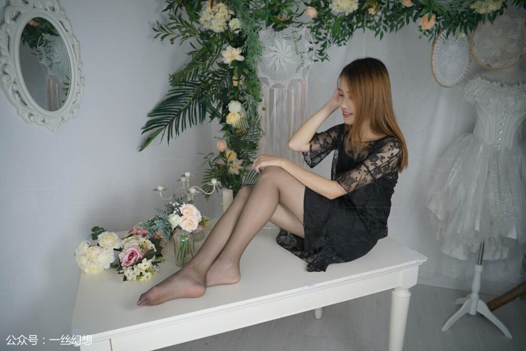 [高絲女子圖鑒]襪小喵×一絲幻想 NZ013 小唯[59P/55MB]插圖1