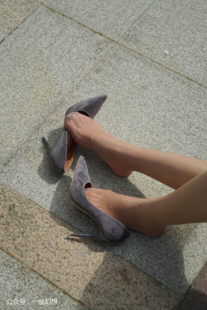 [高絲女子圖鑒]襪小喵×一絲幻想 NZ018 茜茜[59P/67MB]插圖1