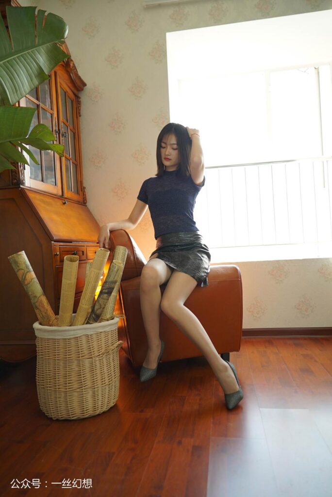 [高絲女子圖鑒]襪小喵×一絲幻想 NZ019 格格 [59P/54MB]插圖3