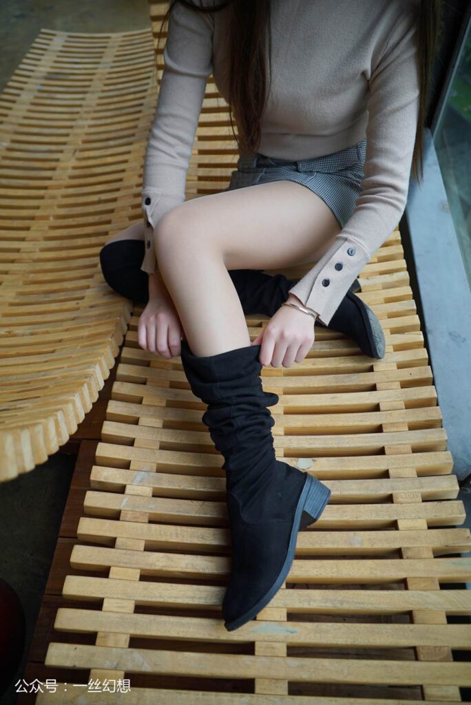 [高絲女子圖鑒]襪小喵×一絲幻想 NZ035 ViVi [59P/68MB]插圖3