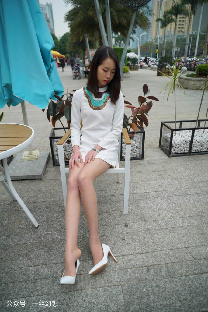 [高絲女子圖鑒]襪小喵×一絲幻想 No.048 茜茜 [59P/70MB]插圖1