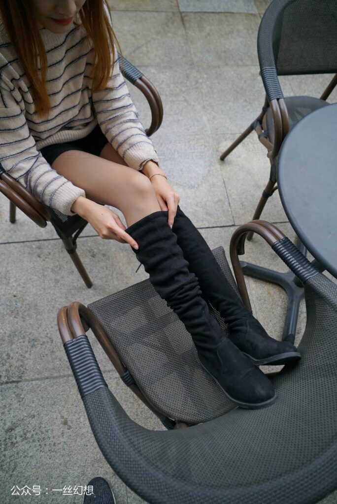 [高絲女子圖鑒]襪小喵×一絲幻想 No.055 小唯 [59P/74MB]插圖3