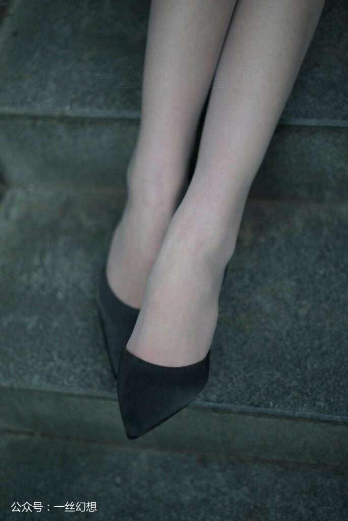 [高絲女子圖鑒]襪小喵×一絲幻想 No.056 茜茜 [59P/57MB]插圖2