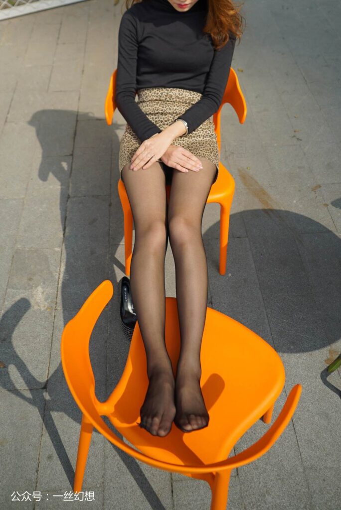 [高絲女子圖鑒]襪小喵×一絲幻想 No.057 瑩 [59P/82MB]插圖3