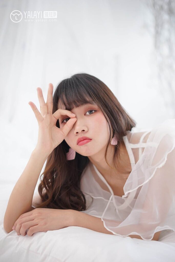 [YALAYI雅拉伊] 2018.05.25 No.001 戀上你的床 公主小兔子 [45P/279MB]插圖1