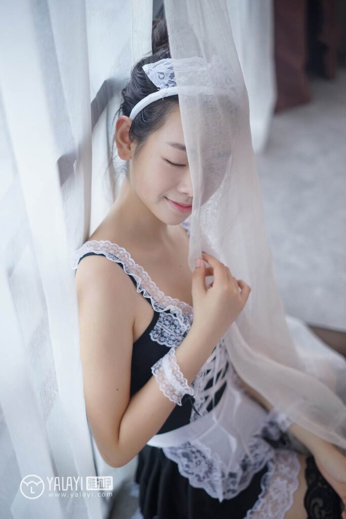 [YALAYI雅拉伊] 2018.12.10 No.021 少女女仆 嚴(yán)冰冰 [42P/302MB]插圖3