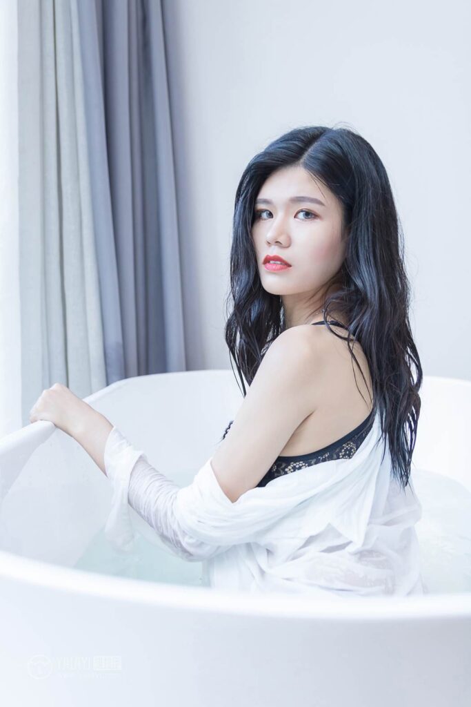 [YALAYI雅拉伊] 2018.11.30 No.134 嬉水浴室 小灰 [43P/355MB]插圖3