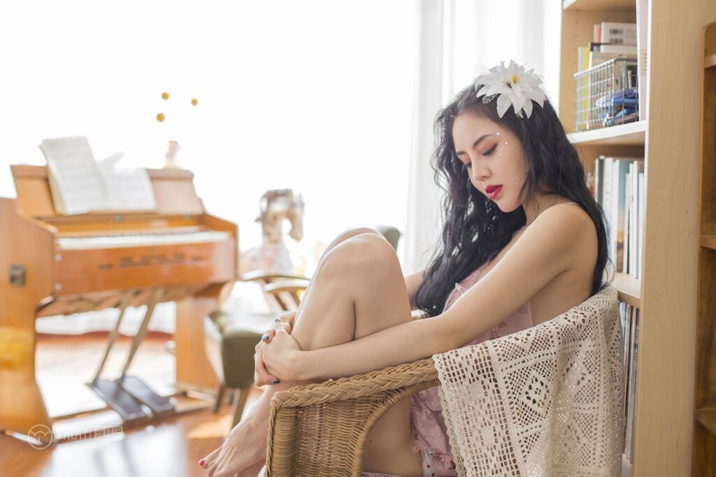 [YALAYI雅拉伊] 2018.12.24 No.150 橘色的暖陽花 涼兒 [66P/385MB]插圖2