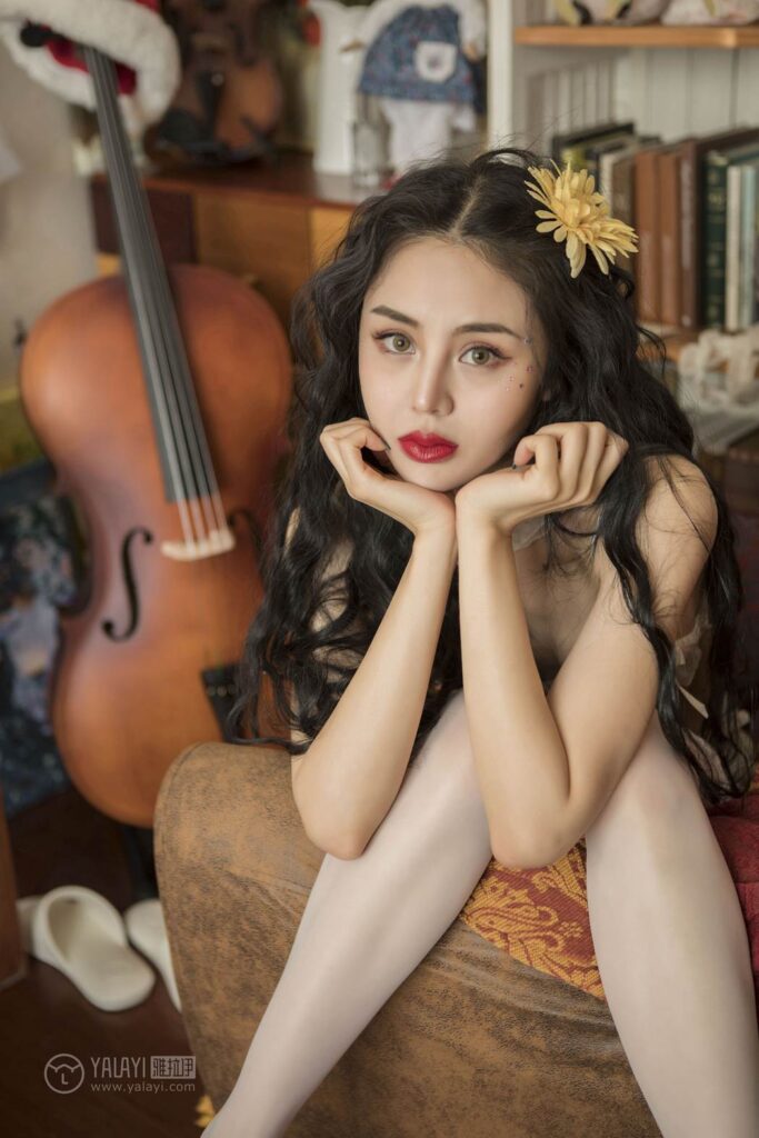 [YALAYI雅拉伊] 2018.12.25 No.154 圣誕女皇 涼兒 [46P/346MB]插圖1