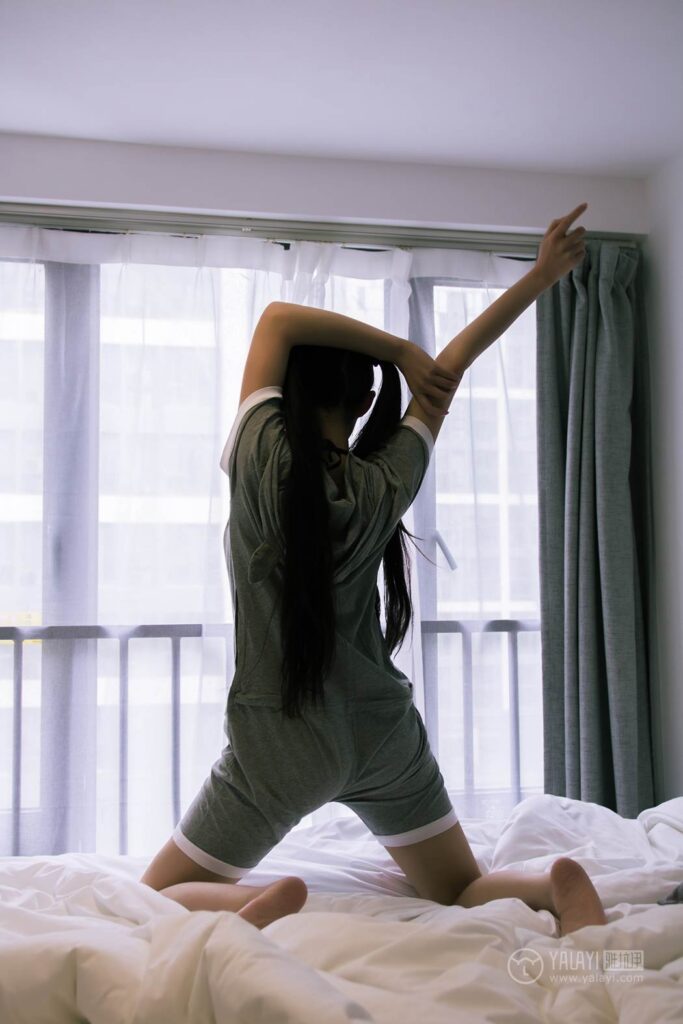 [YALAYI雅拉伊] 2019.03.02 No.201 灰色控龍貓睡衣 小琉 [42P/316MB]插圖2