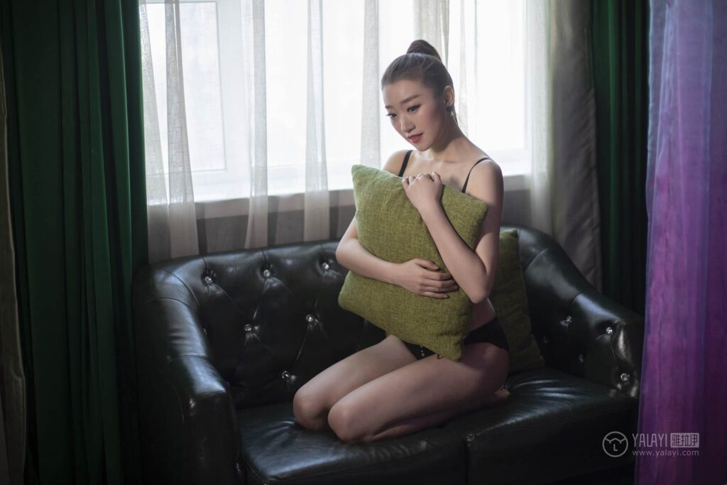 [YALAYI雅拉伊] 2019.03.29 No.228 紫紗 心怡 [42P/480MB]插圖3