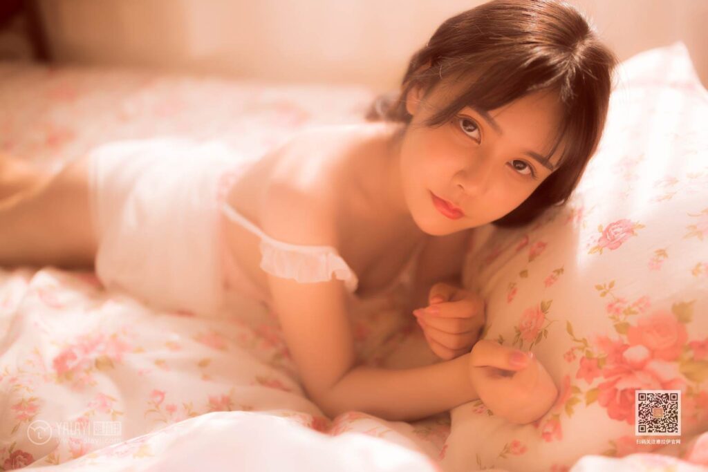 [YALAYI雅拉伊] 2019.09.20 Vol.406 香床睡衣美人兒 香兒 [42+1P/208MB]插圖1