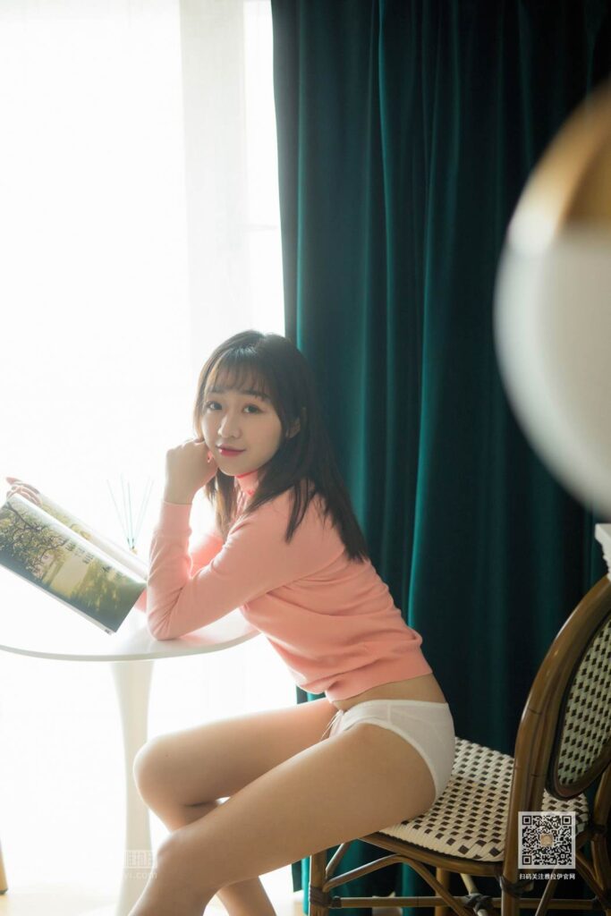 [YALAYI雅拉伊] 2020.02.01 Vol.531 穿毛衣好熱 小穎 [46+1P/653MB]插圖3