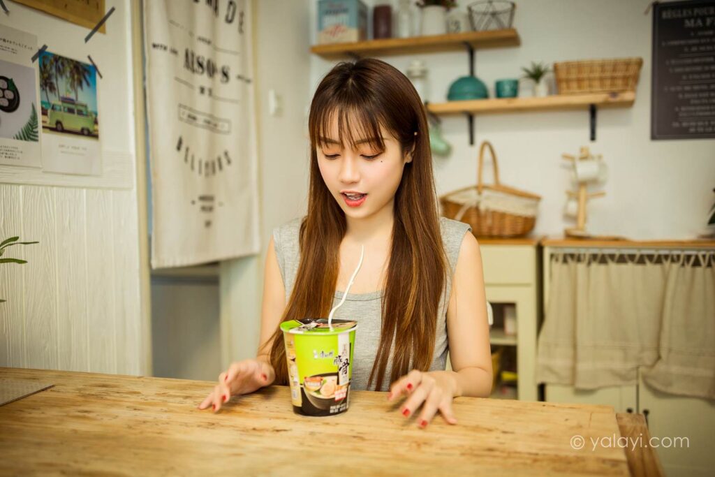 [YALAYI雅拉伊] 2020.10.02 NO.709 虞藝《私藏的吃貨女友》[53P/531MB]插圖2