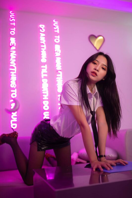 [YALAYI雅拉伊] 2020.11.04 NO.721 麗雅《霓虹甜心》[46P+1P/296MB]-無料攝影圈