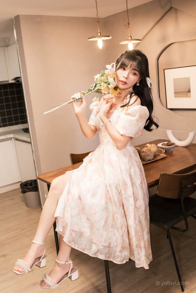 [YALAYI雅拉伊]2023.11.01 NO.1085 小花裙少女 程小蝶[45+1P/236MB]插圖2