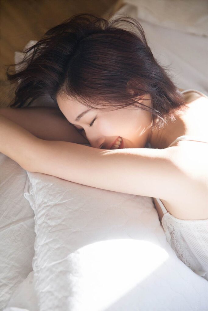 [YALAYI雅拉伊]2023.12.20 NO.1095 窗邊少女[46+1P/235MB]插圖2