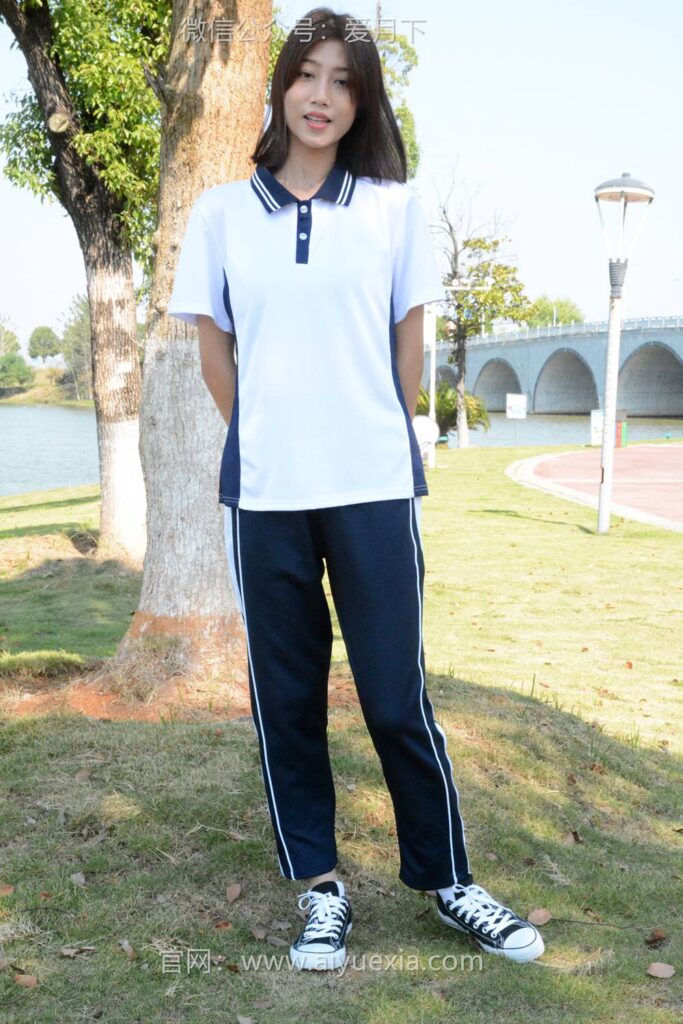 月下攝影 NO.004 秀秀~淺發(fā)校服 其實我喜歡酷酷的，今天第一期被安排了校服！[130P/2V/17.37G]插圖2