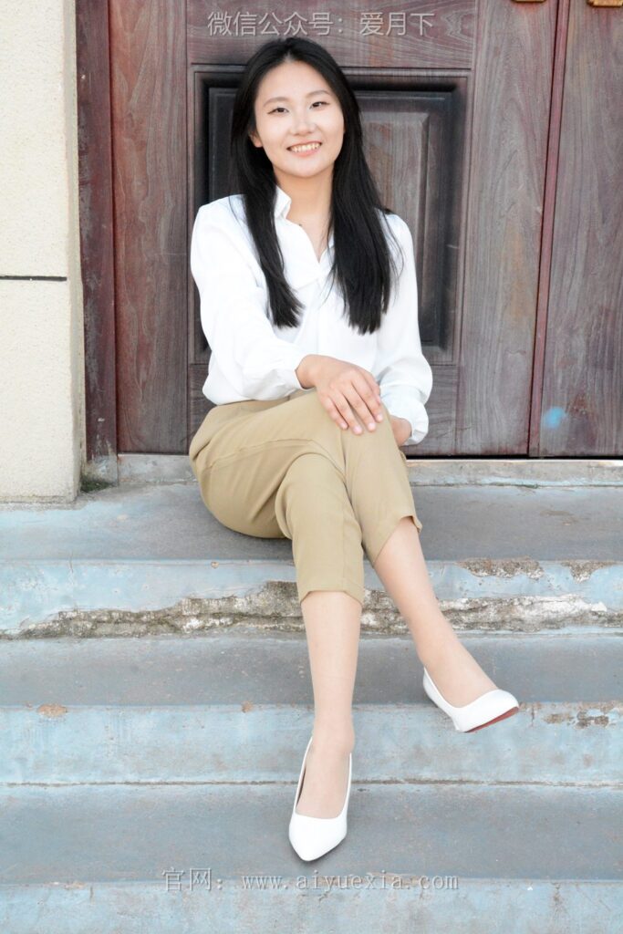 月下攝影 NO.005 恰恰~生活套裝 展示一下平時(shí)去工作中使用的工作裝。略顯成熟！[130P/1V/5.77G]插圖2