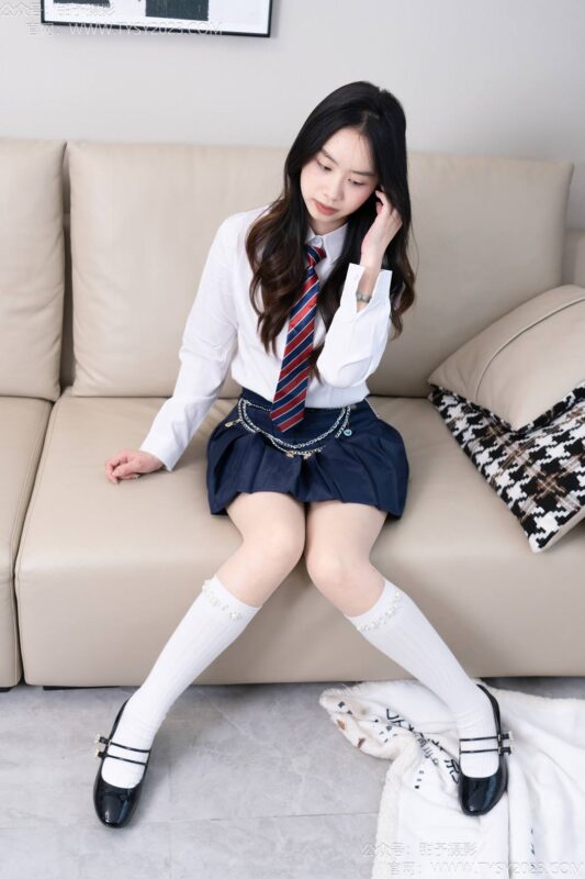 甜予攝影 NO.196 知知-皮鞋、高跟鞋、白棉襪、小腿襪、肉絲、黑絲[144P/2V/10.1GB]-無料攝影圈