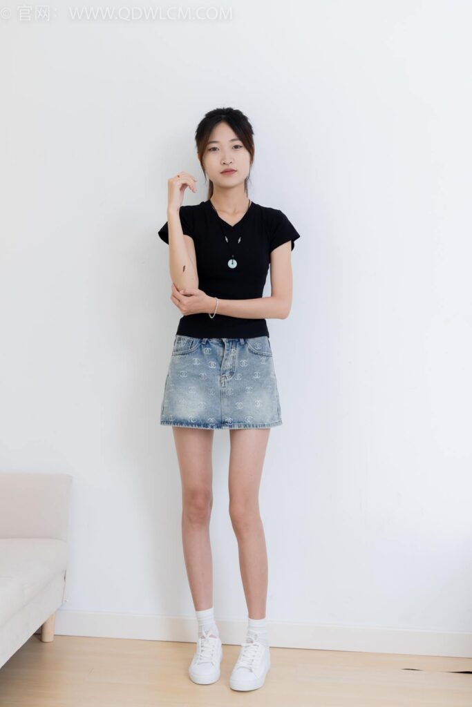 物戀傳媒 NO.2399 小夏-板鞋、白棉襪、裸足[150P/1V/3.16GB]插圖1