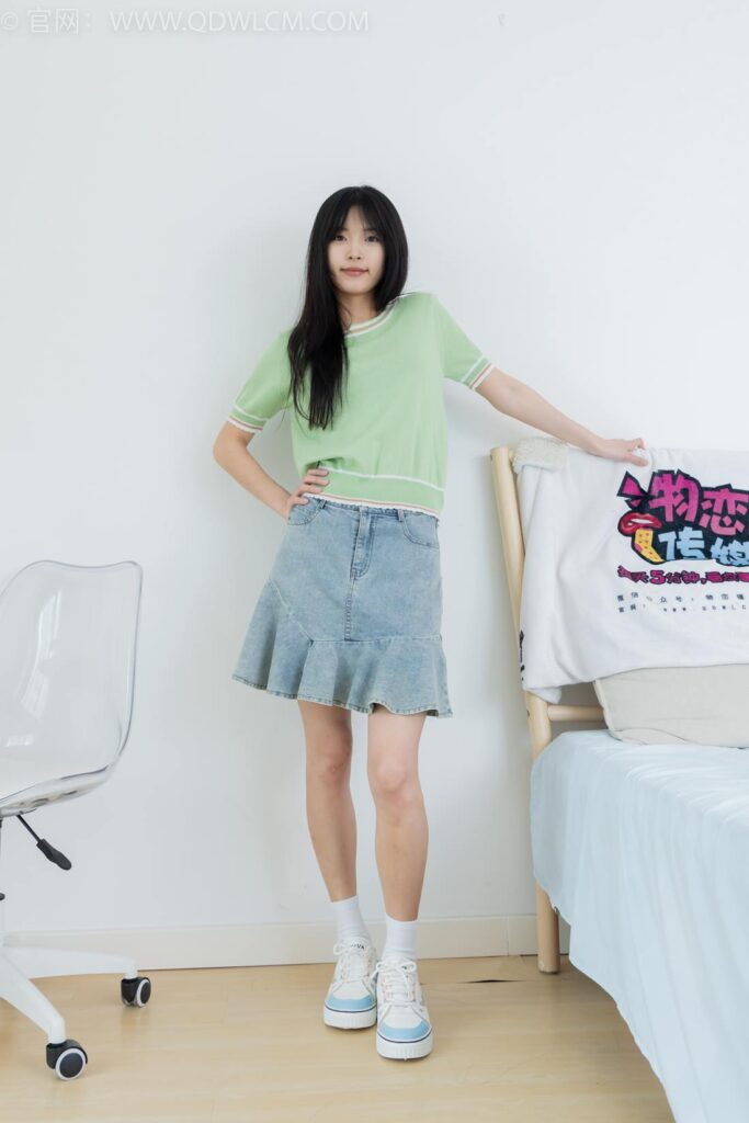 物戀傳媒 NO.2402 茯苓-板鞋、白棉襪、裸足[190P/1V/4.87GB]插圖