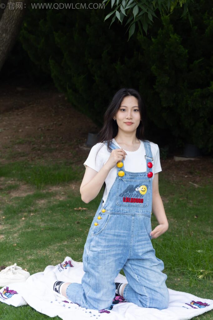 物戀傳媒 NO.2407 奶糖-帆布鞋、自然穿臟白棉襪、裸足[160P/1V/4.39GB]插圖2