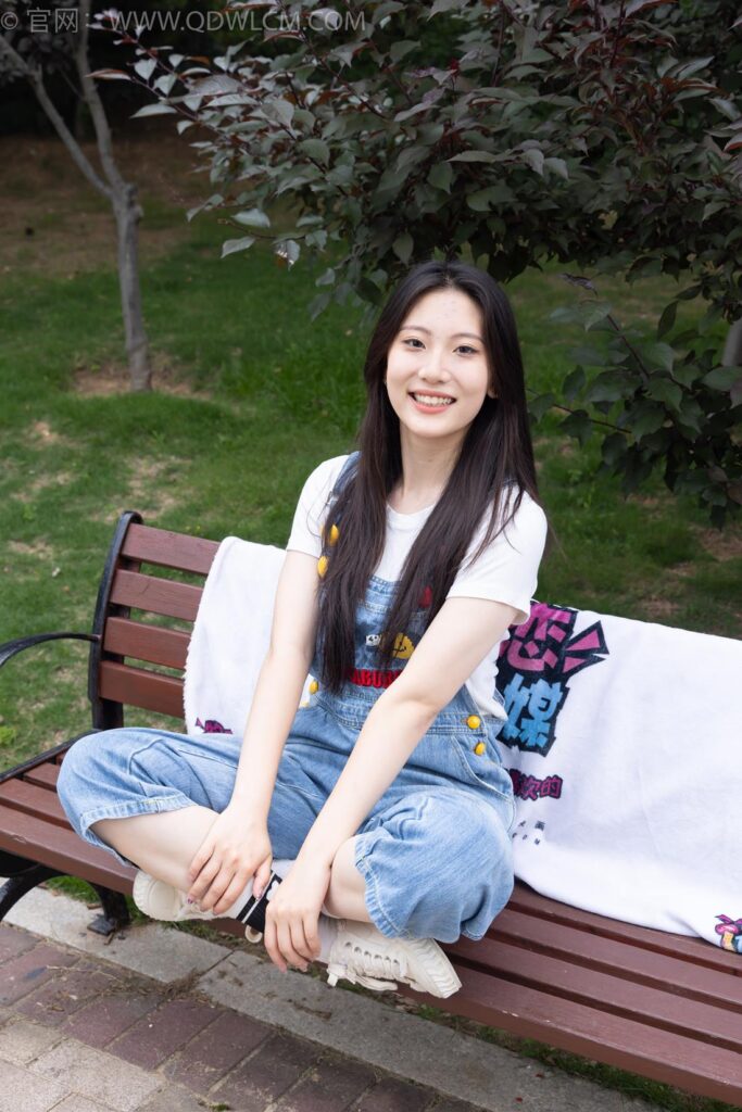 物戀傳媒 NO.2407 奶糖-帆布鞋、自然穿臟白棉襪、裸足[160P/1V/4.39GB]插圖1