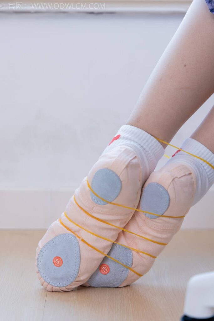 物戀傳媒 NO.2410 泡泡-漢服、平底鞋、白棉襪、白船襪、薄肉絲[170P/1V/5.48GB]插圖2