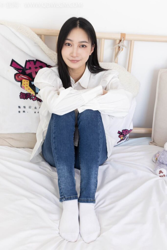 物戀傳媒 NO.2418 小影-帆布鞋、白棉襪、短白絲、裸足[170P/1V/5.35GB]插圖3