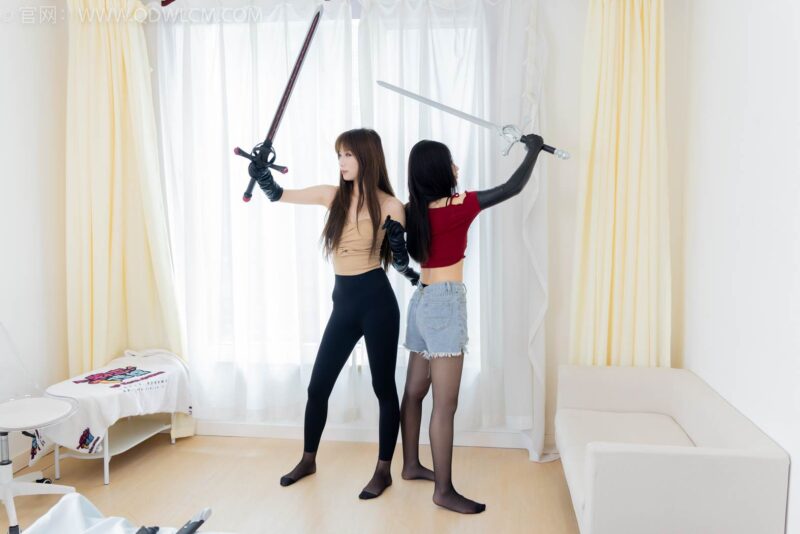 物戀傳媒 NO.2419 泡泡&嘟嘟-高跟長(zhǎng)靴、薄黑絲、瑜伽褲 褲里絲[155P/1V/5.09GB]-無(wú)料攝影圈