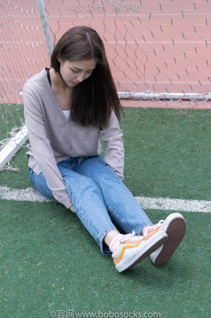 [BoBoSocks襪啵啵]NO.004 泡芙-vans帆布鞋、白棉襪、裸足 [127P/1V/3.26GB]插圖2