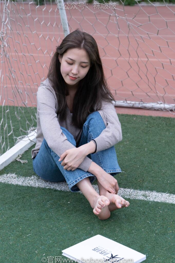 [BoBoSocks襪啵啵]NO.004 泡芙-vans帆布鞋、白棉襪、裸足 [127P/1V/3.26GB]插圖4