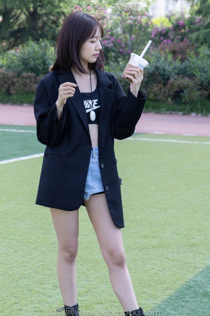 [BoBoSocks襪啵啵]NO.010 小甜豆-馬丁靴、白色短棉襪、裸足 [117P+1V/3.38GB]插圖2