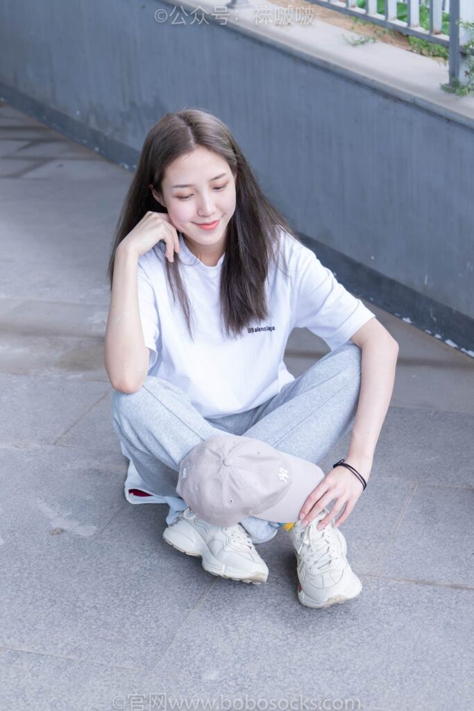 [BoBoSocks襪啵啵]NO.012 泡芙-運動鞋、白棉襪、裸足 [132P/1V/3.65GB]插圖3