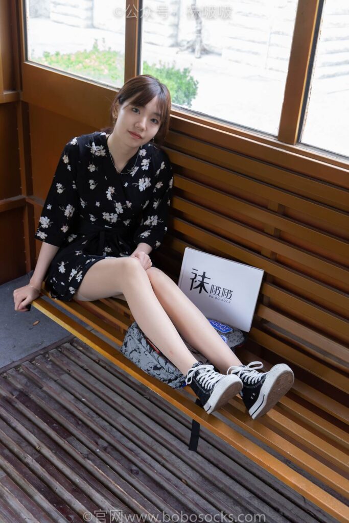 [BoBoSocks襪啵啵]NO.013 小甜豆-匡威帆布鞋、淺灰色短棉襪、肉絲 [132P/1V/8.07GB]插圖