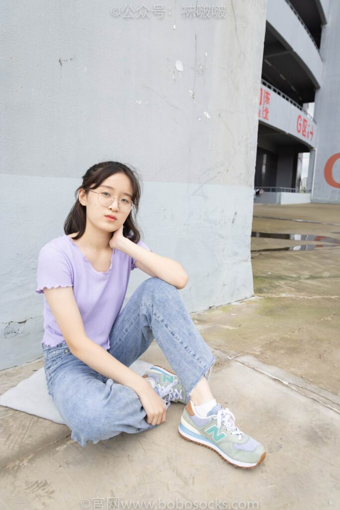 [BoBoSocks襪啵啵]NO.020 熊熊-NB運(yùn)動(dòng)鞋、藍(lán)色短棉襪（踩臟）、裸足 [150P/1V/4.88GB]插圖2