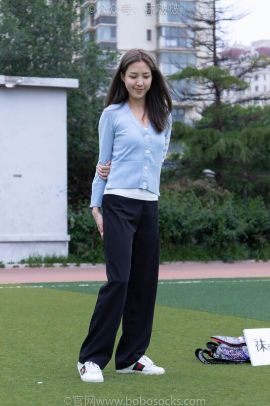 [BoBoSocks襪啵啵]NO.021 泡芙-板鞋、白棉襪、裸足 [131P/1V/3.12GB]-無料攝影圈