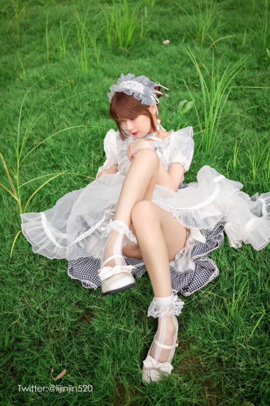 梨瑾瑾 NO.007 – 草地[22P/267MB]-無(wú)料攝影圈