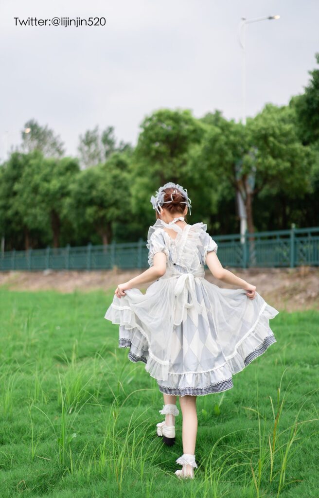 梨瑾瑾 NO.007 – 草地[22P/267MB]插圖2