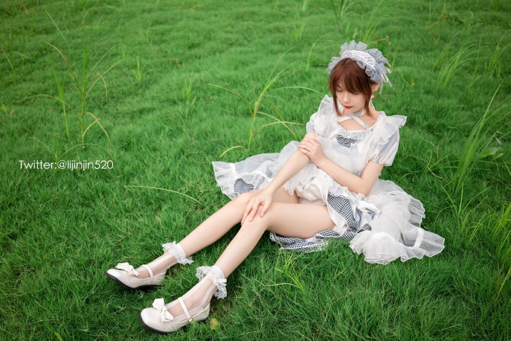 梨瑾瑾 NO.007 – 草地[22P/267MB]插圖3