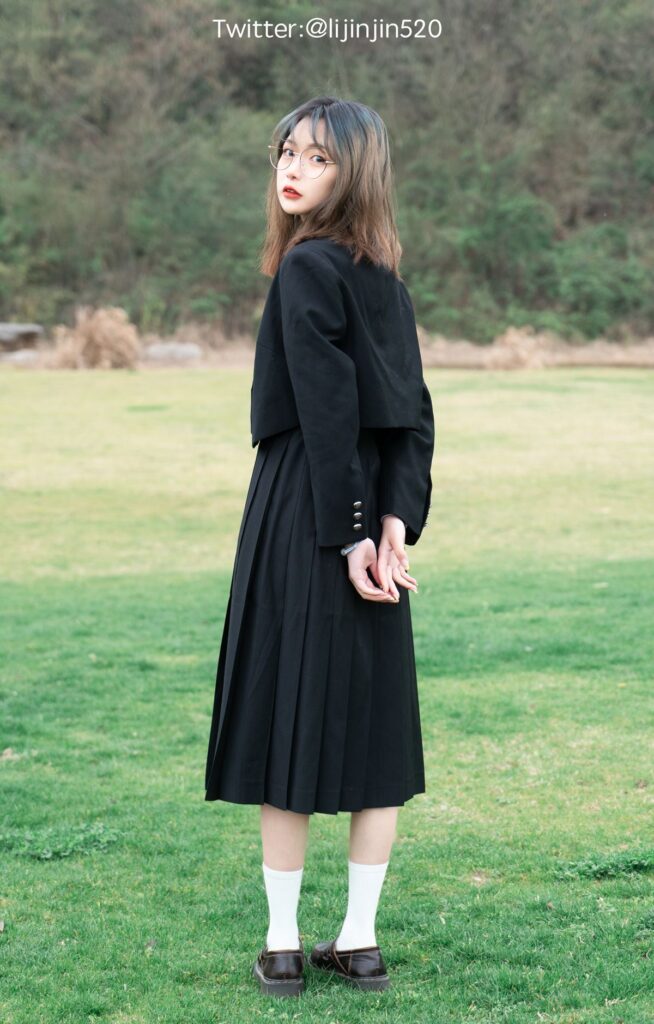 梨瑾瑾 NO.009 – 戶外黑長(zhǎng)服[20P/263MB]插圖3