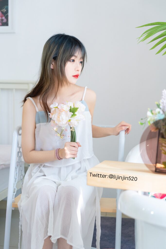 梨瑾瑾 NO.015 – 室內(nèi)吊帶裙[20P/226MB]插圖