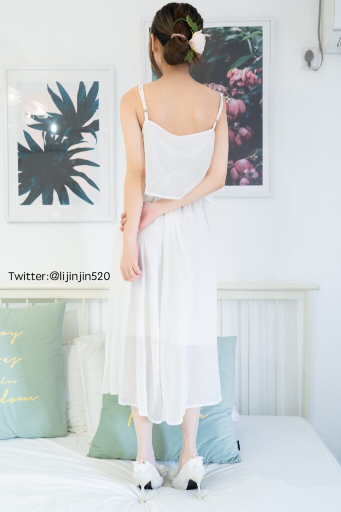 梨瑾瑾 NO.015 – 室內(nèi)吊帶裙[20P/226MB]插圖2