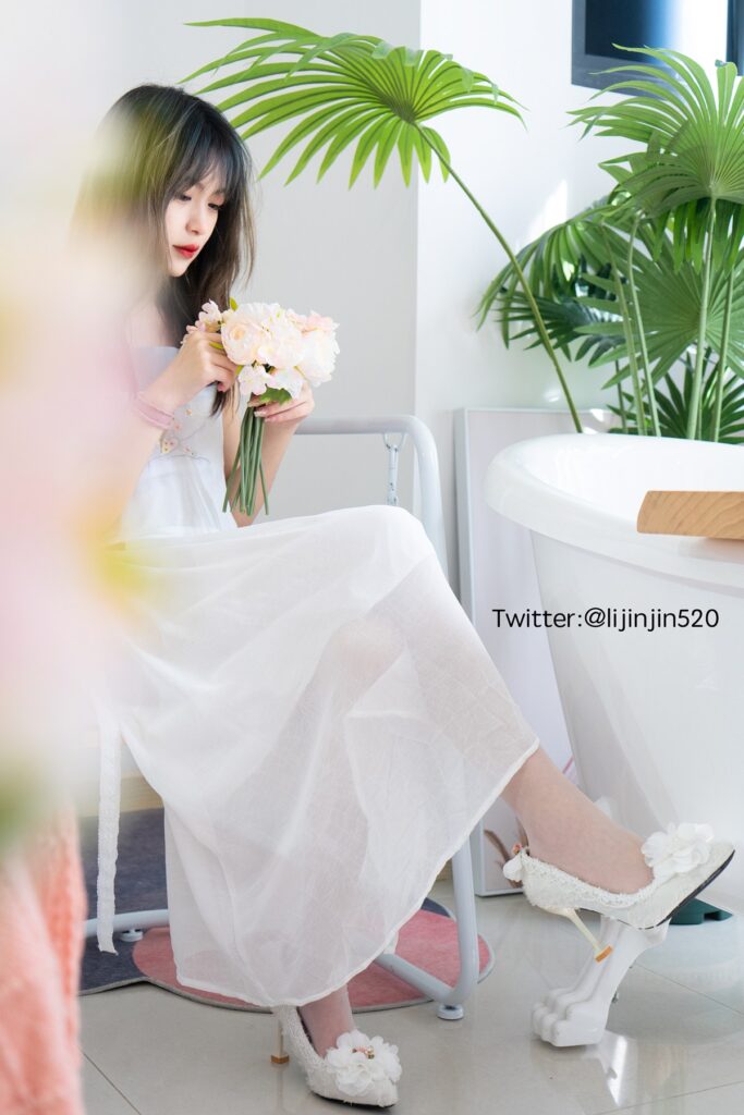 梨瑾瑾 NO.015 – 室內(nèi)吊帶裙[20P/226MB]插圖1