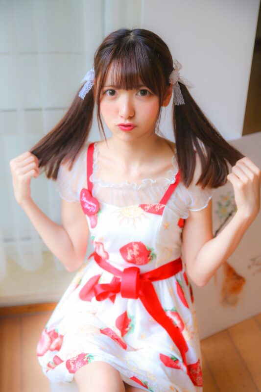 陸卿卿kyokyo NO.002 - 小草莓[8P/17.3MB]-無(wú)料攝影圈