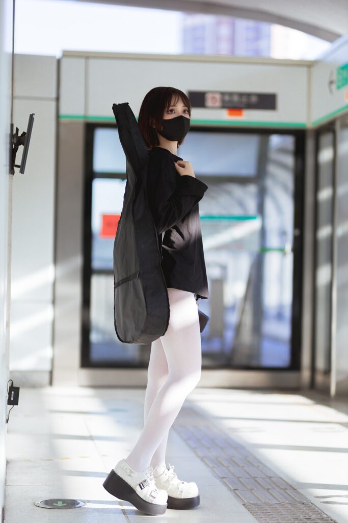 洛桑w伊梓 002 地鐵吉他 [26P/275MB]插圖3